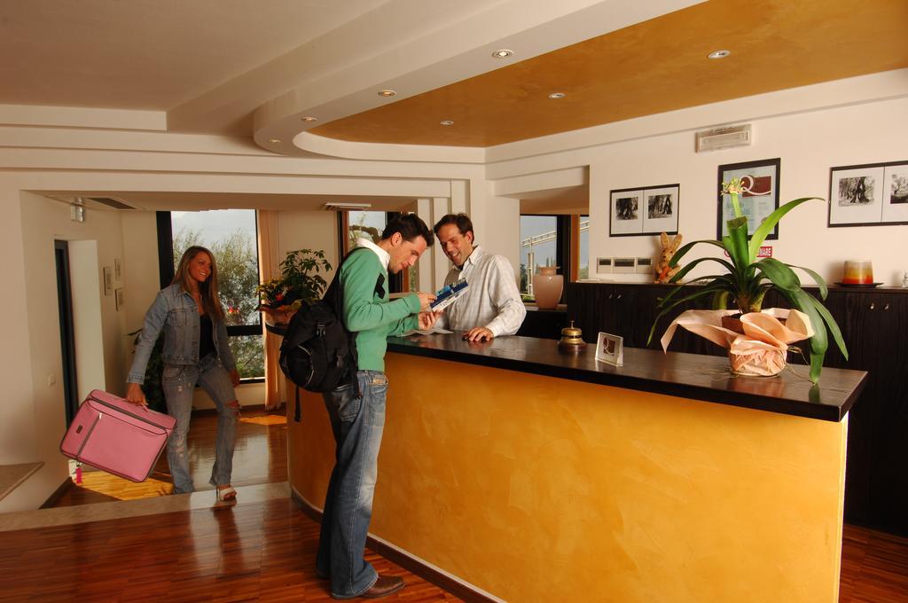 Hotel Garden Μαλτσεζίνε Εξωτερικό φωτογραφία